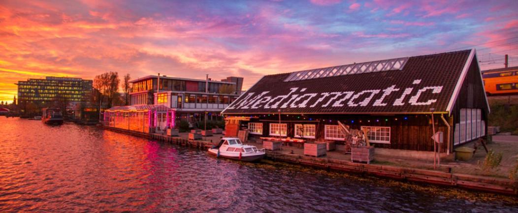Private Guesthouse Bnb The Waterhouse Houseboat Amsterdam Exterior foto