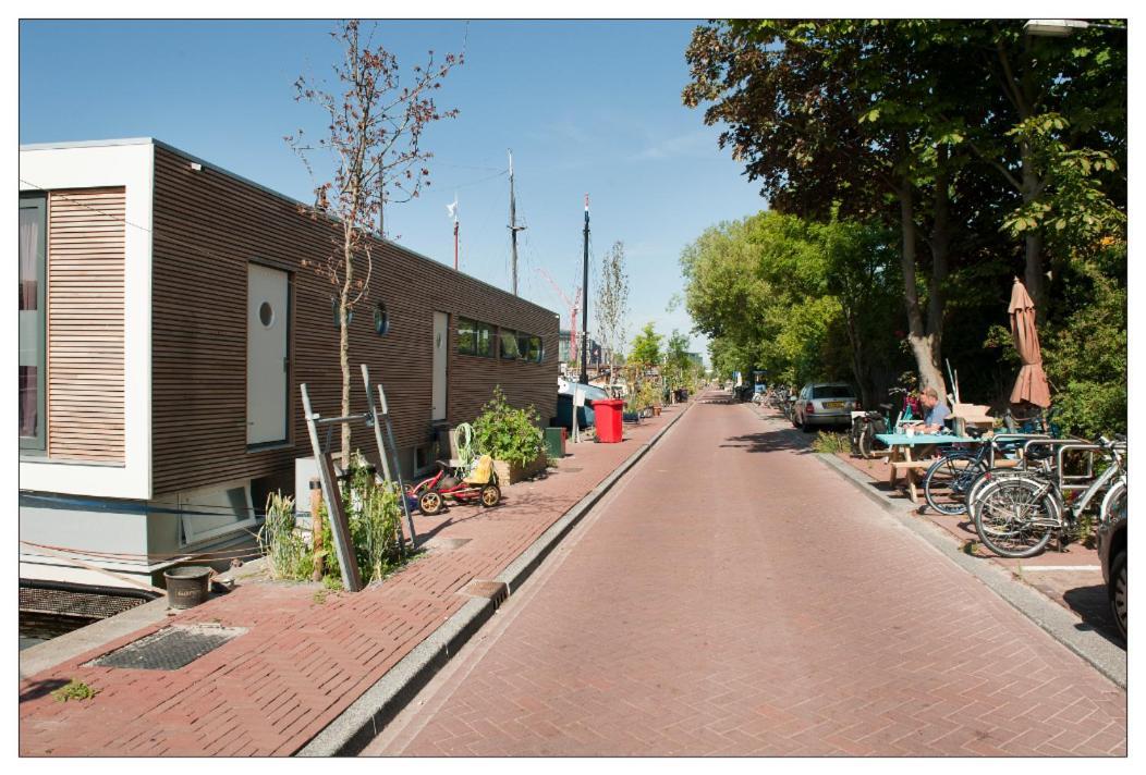 Private Guesthouse Bnb The Waterhouse Houseboat Amsterdam Exterior foto